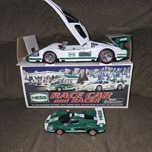 HESS 2009 White and Green Race Car and Racer Set